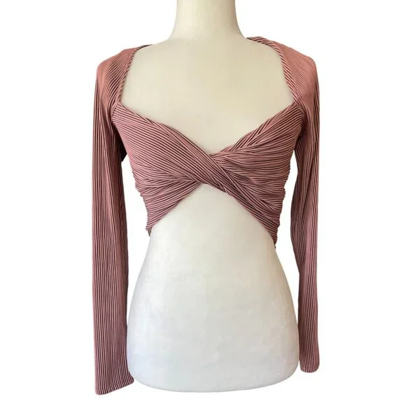Saints + Secrets Twist Front Pleated Long Sleeve Cropped Top SZ M Pink Blush - Picture 1 of 11